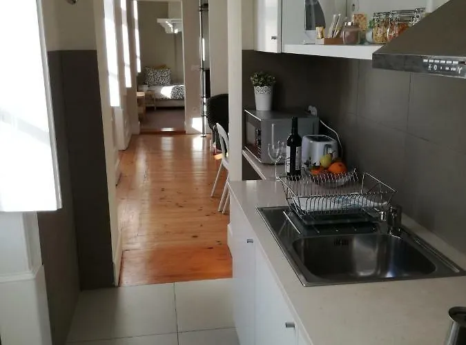 Ah33 - Estudios Guest house 4*