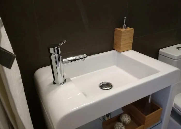 Ah33 - Estudios Guest house 4*